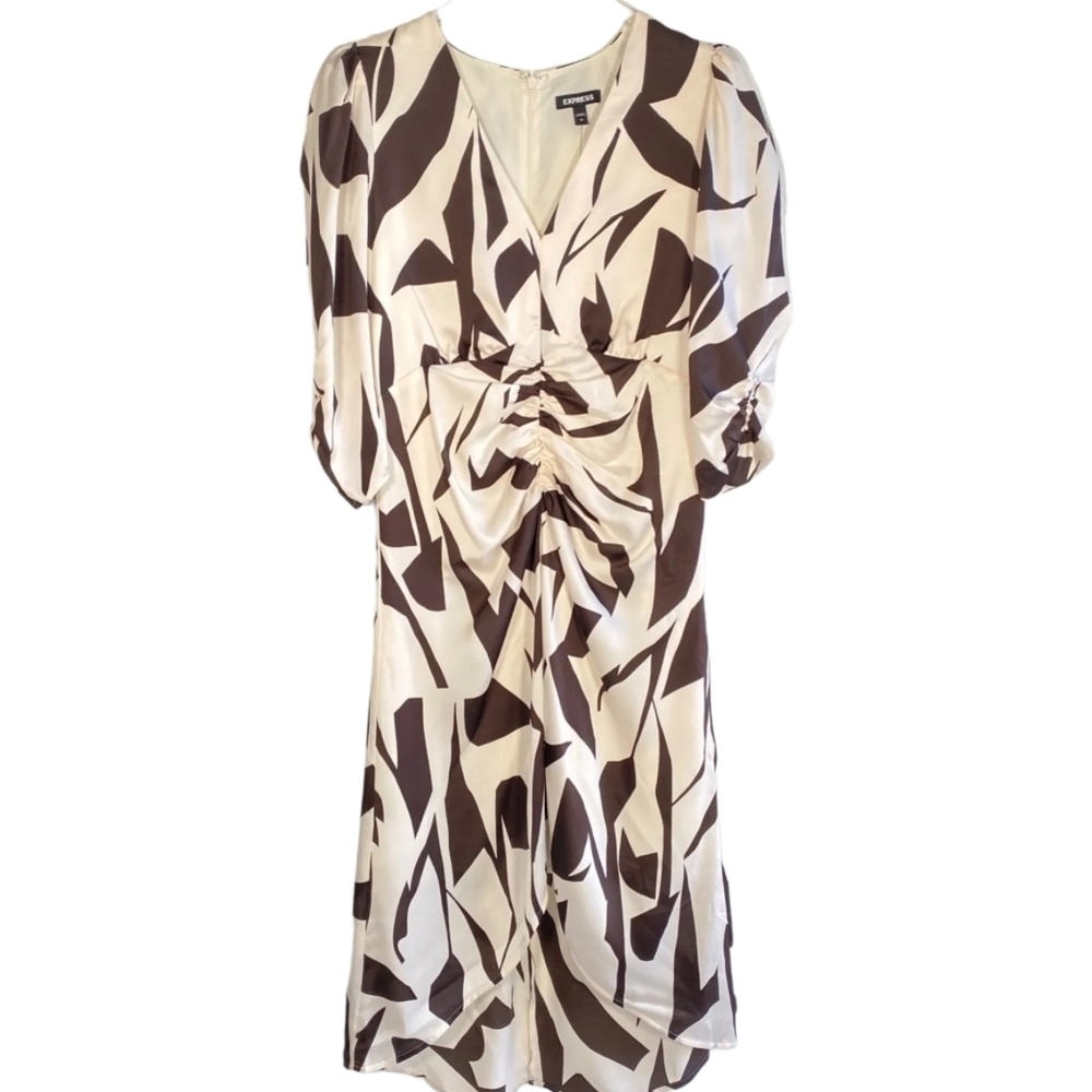 EXPRESS Satin Abstract Print Puff Sleeve Ruched Hi-Lo Midi Dress Ivory Size: XS